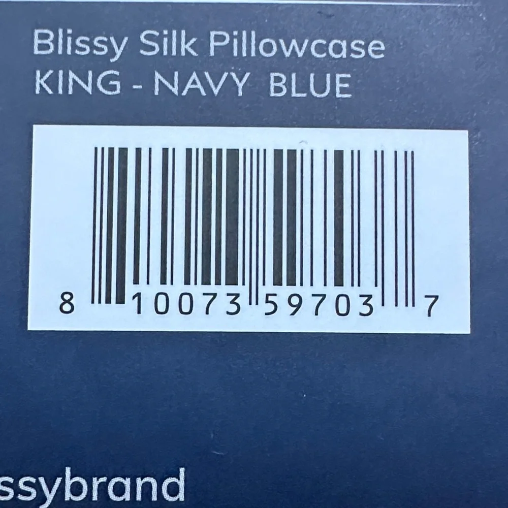 Blissy King Sized 100% Mulberry Silk Pillowcase in Navy Blue - Picture 10 of 11
